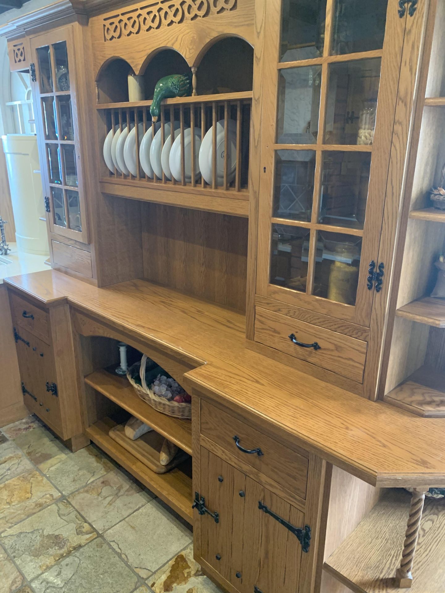 Oak Farmhouse style fitted kitchen ex display - Image 2 of 12