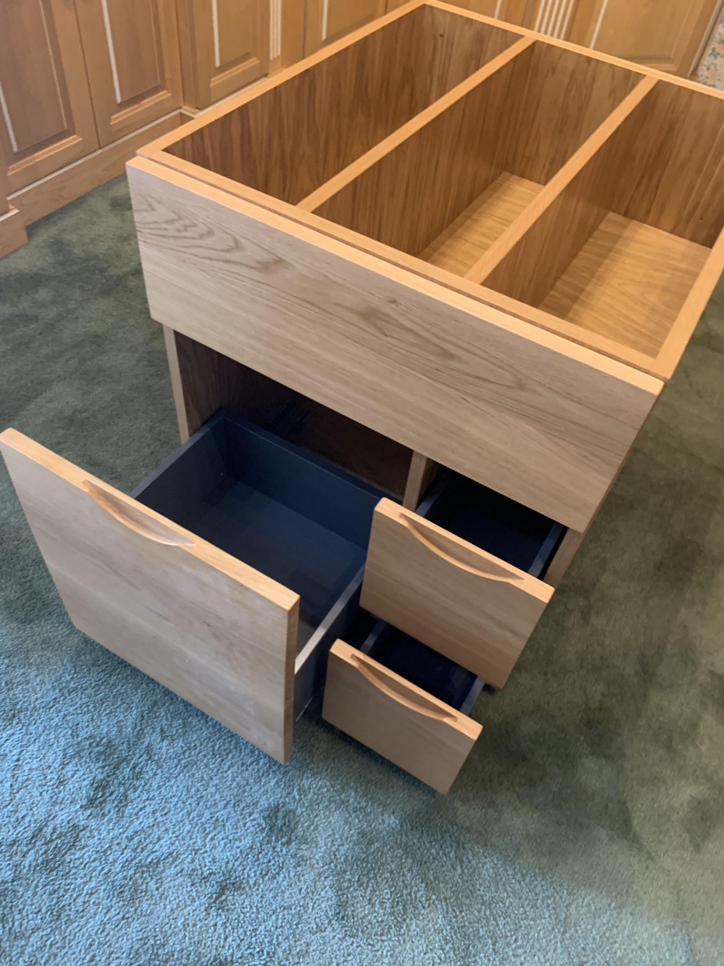 Handmade oak draw unit - Image 2 of 3