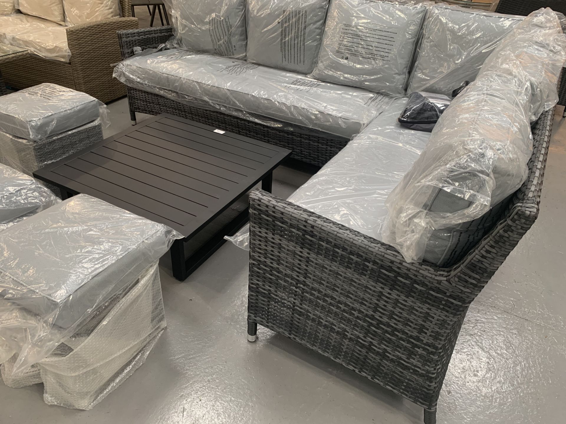 Maze Rattan Patio Corner Sofa with Grey metal slatted table and 3 upholstered stools - Image 4 of 5