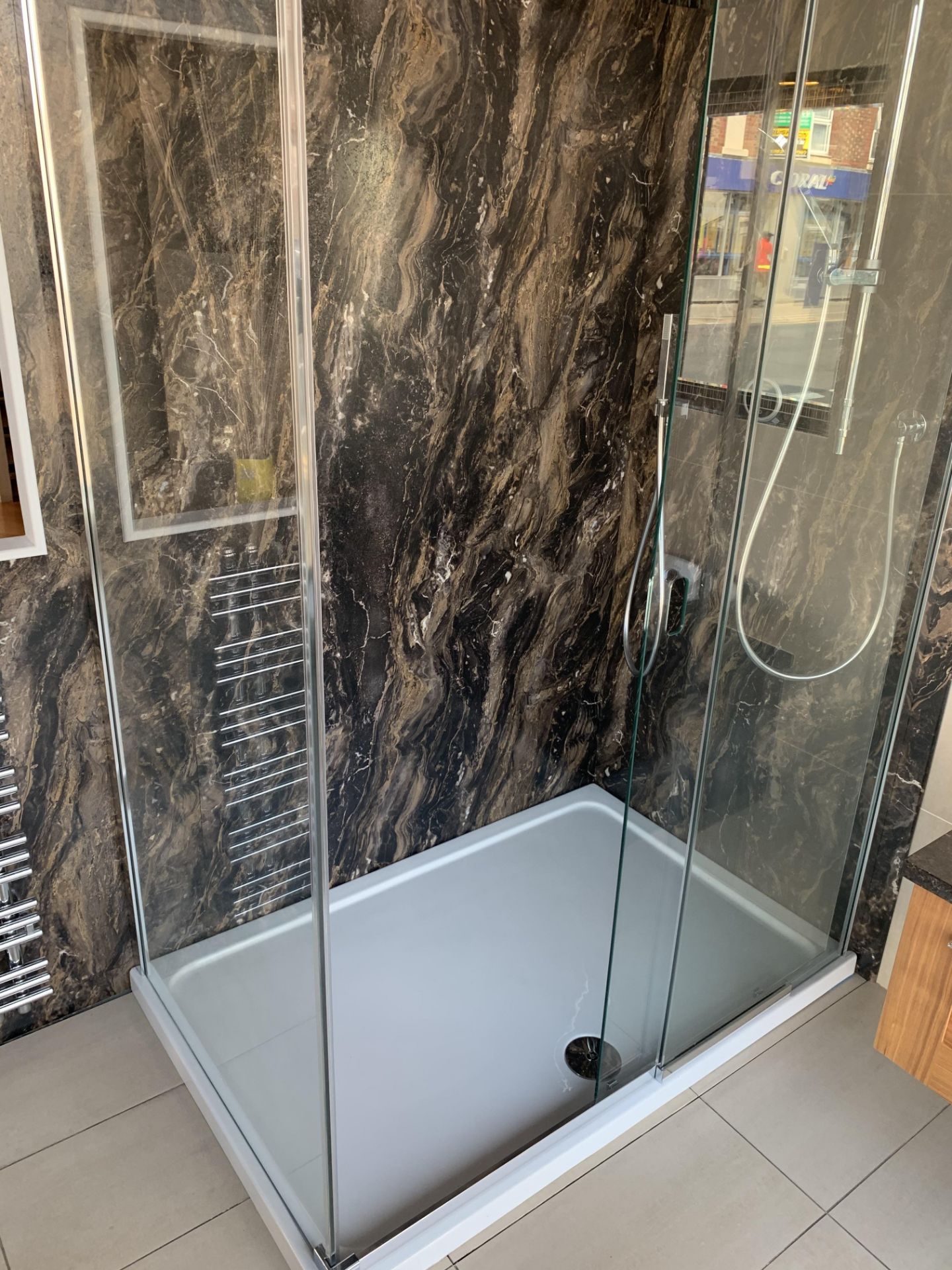 Kudos pinnacle 8 sliding door glass shower cubicle with shower tray & Aqualisa shower fittings only - Image 2 of 5