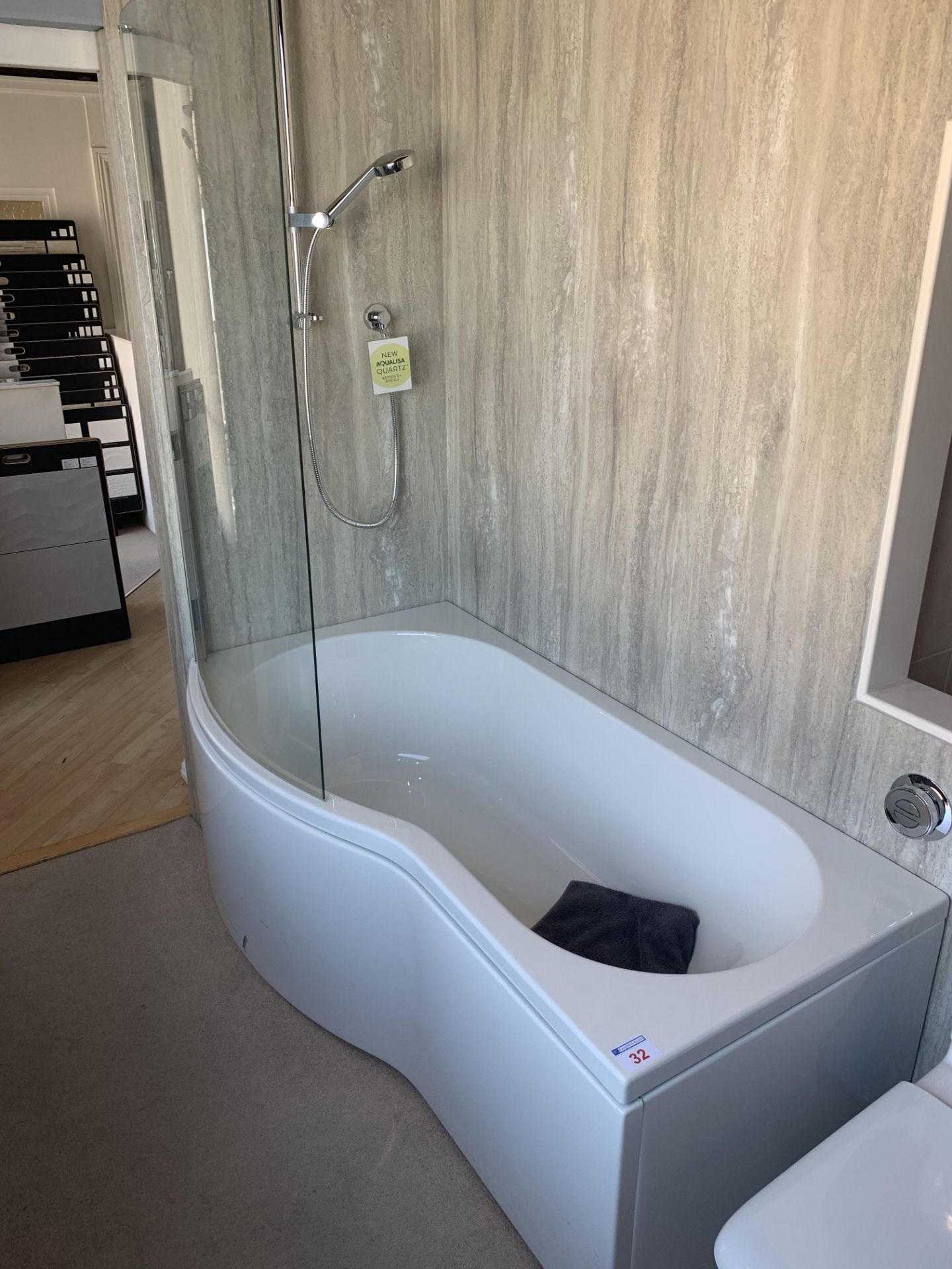 P-shaped bath with shower screen 170l x 92d