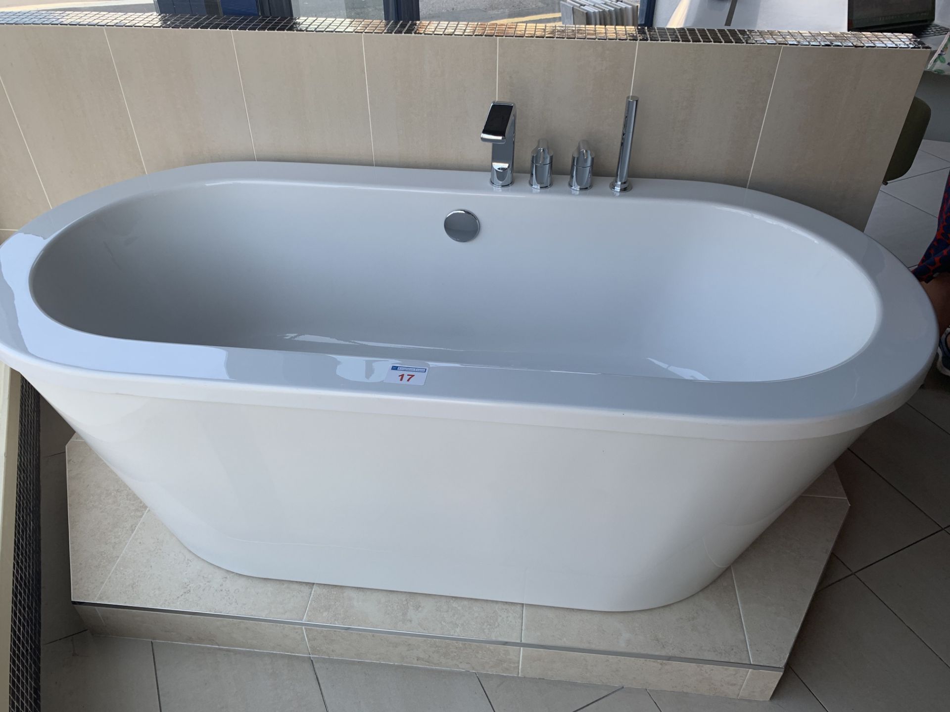 Double ended free style bath 178w x 81d x 60h