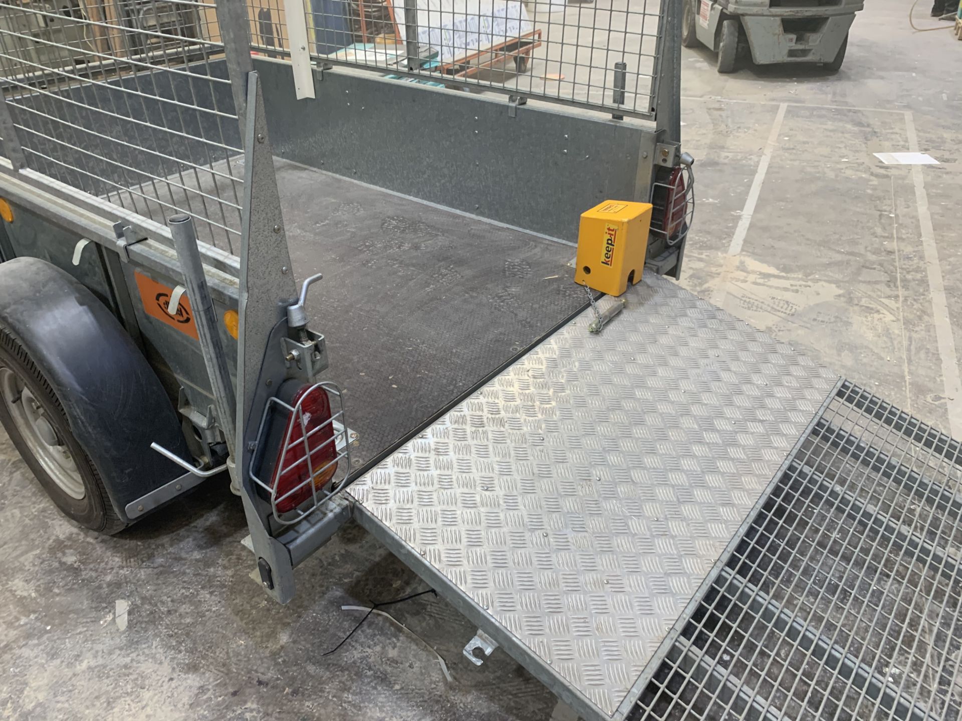 Ifor Williams Ramp & Mesh Trailer 2M long, 1.3M wide x 1.27M high type e*11 1400kg - Image 7 of 9