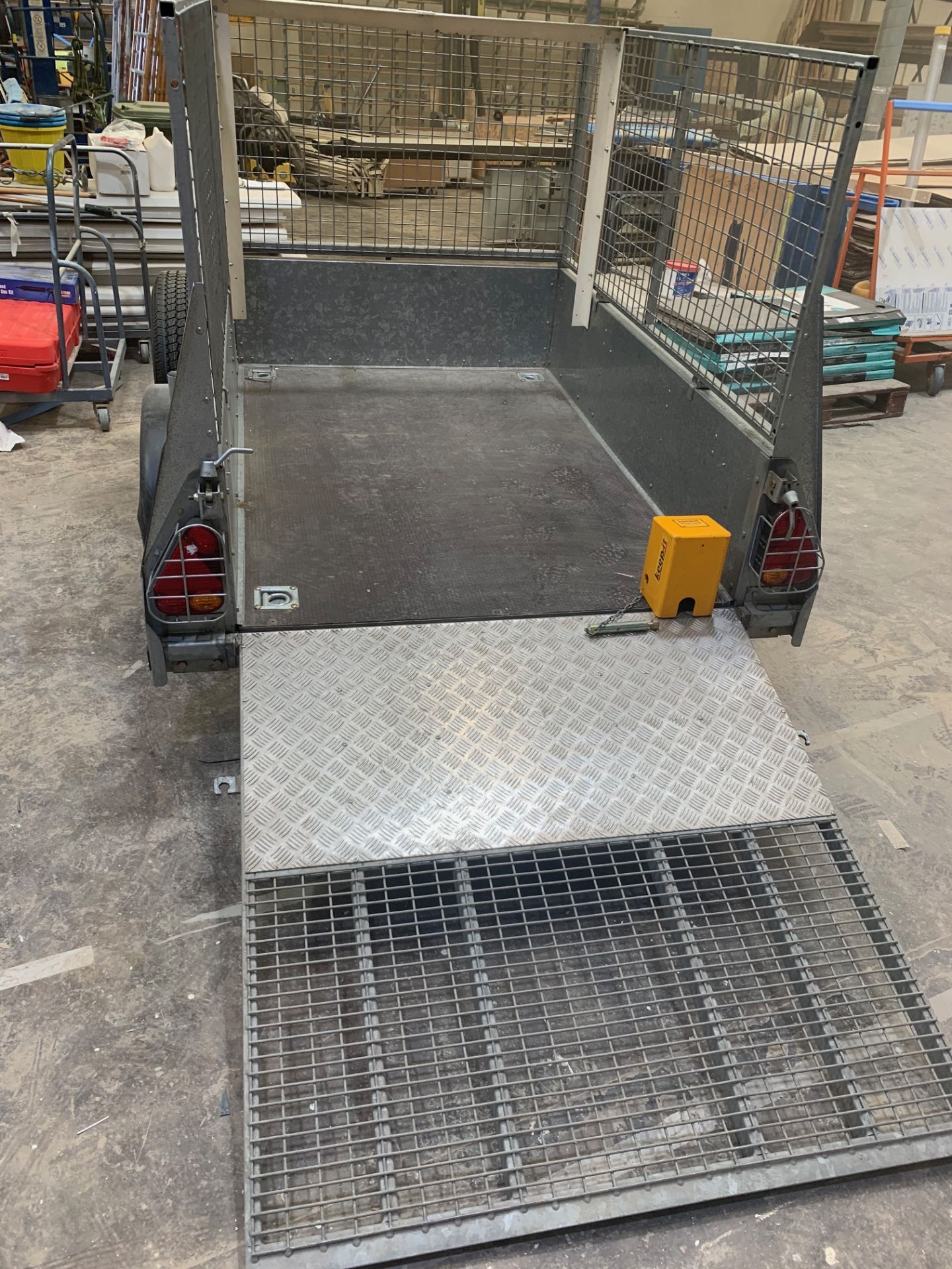 Ifor Williams Ramp & Mesh Trailer 2M long, 1.3M wide x 1.27M high type e*11 1400kg - Image 6 of 9