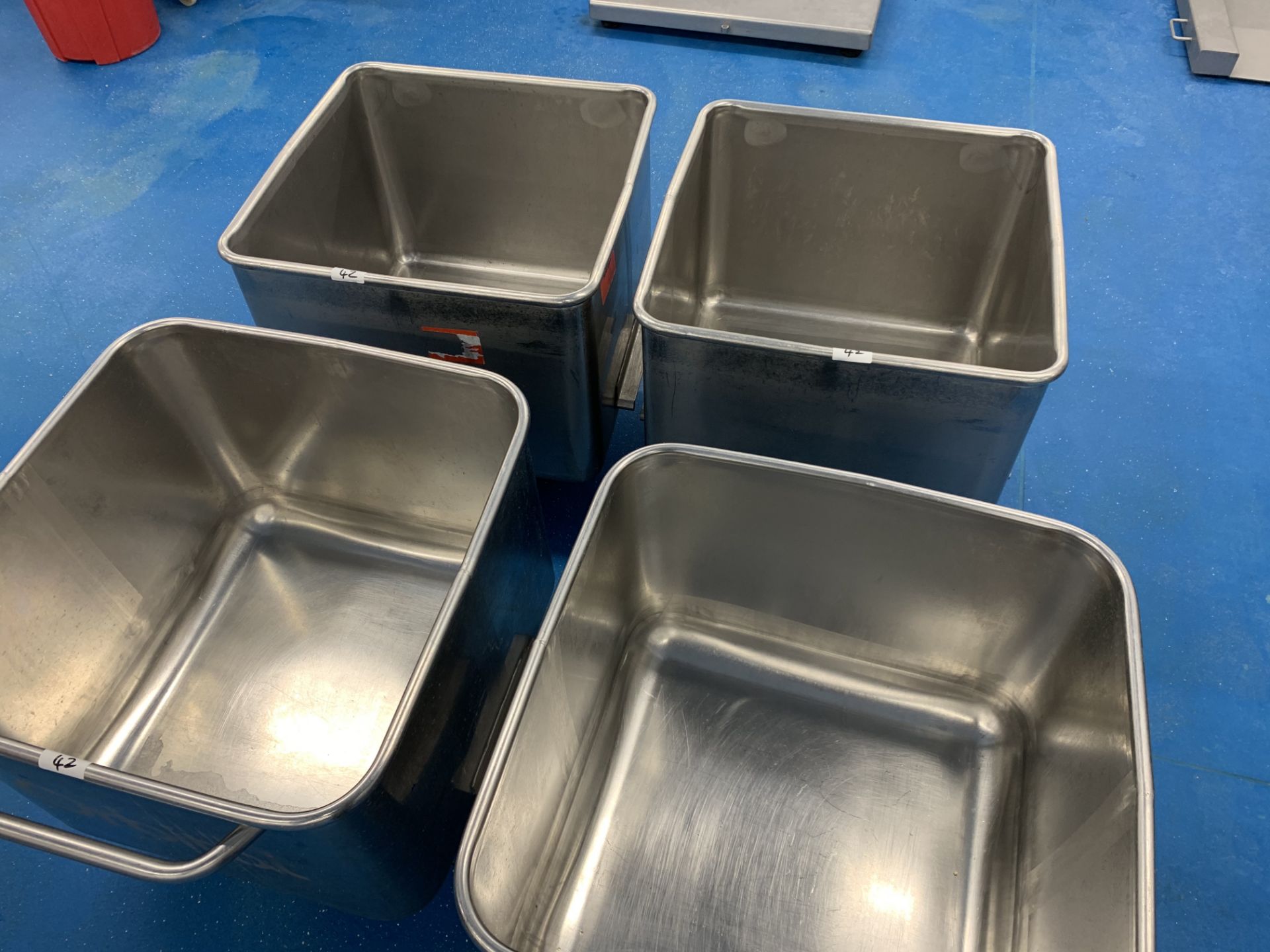 4 x Orbital stainless steel Tote Bins 670 x 670 x 50 mm - Image 4 of 4