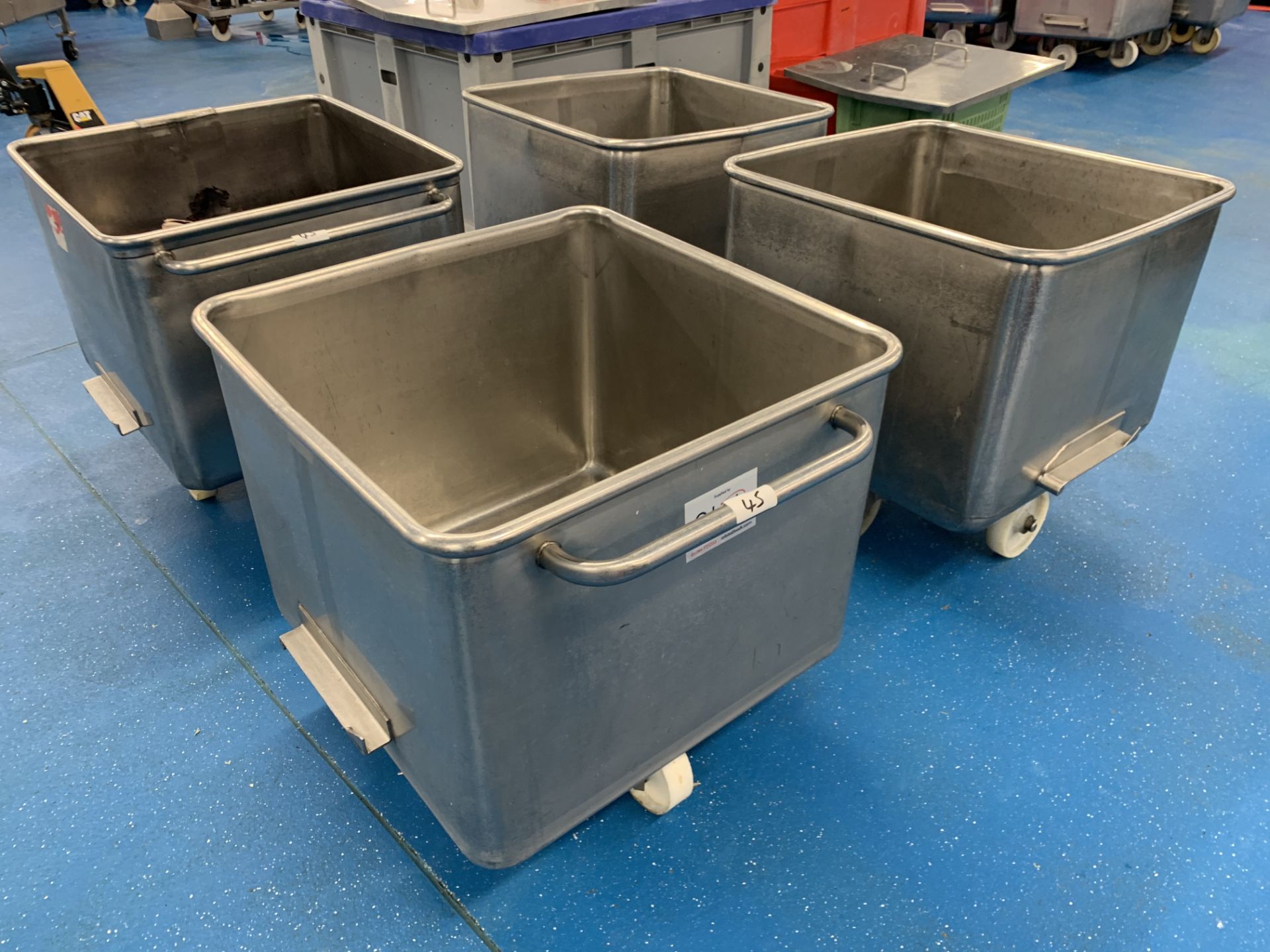 4 x Orbital stainless steel Tote Bins 670 x 670 x 50 mm - Image 3 of 4