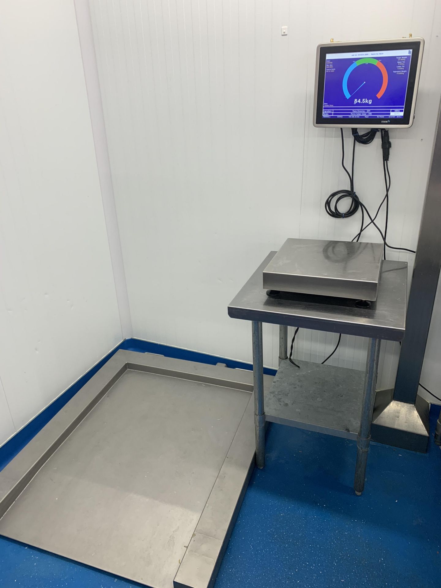 Stevens digital display weighing system drive in platform 800 x 110 mm capacity and table top scale
