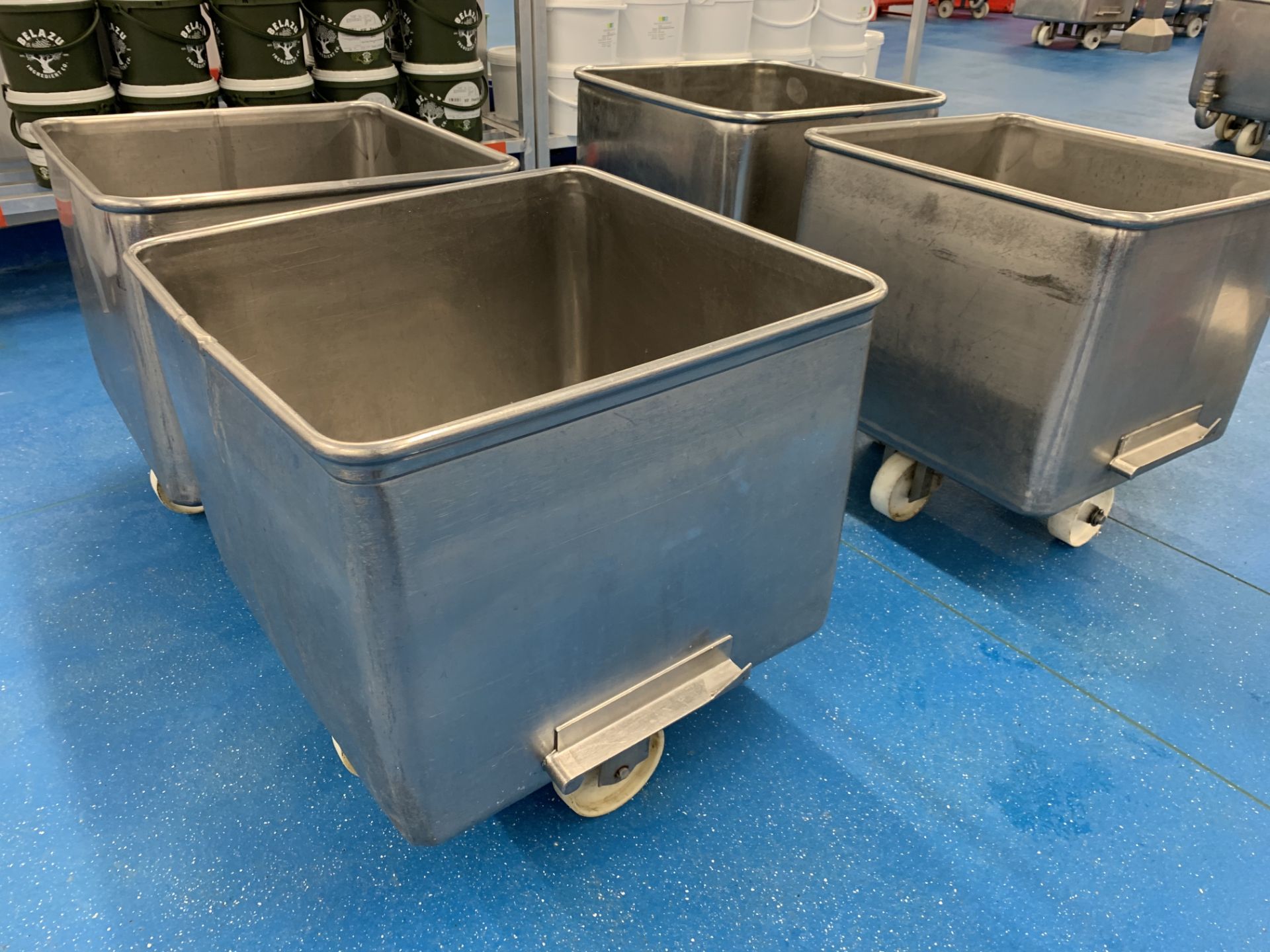 4 x Orbital stainless steel Tote Bins 670 x 670 x 50 mm - Image 4 of 5