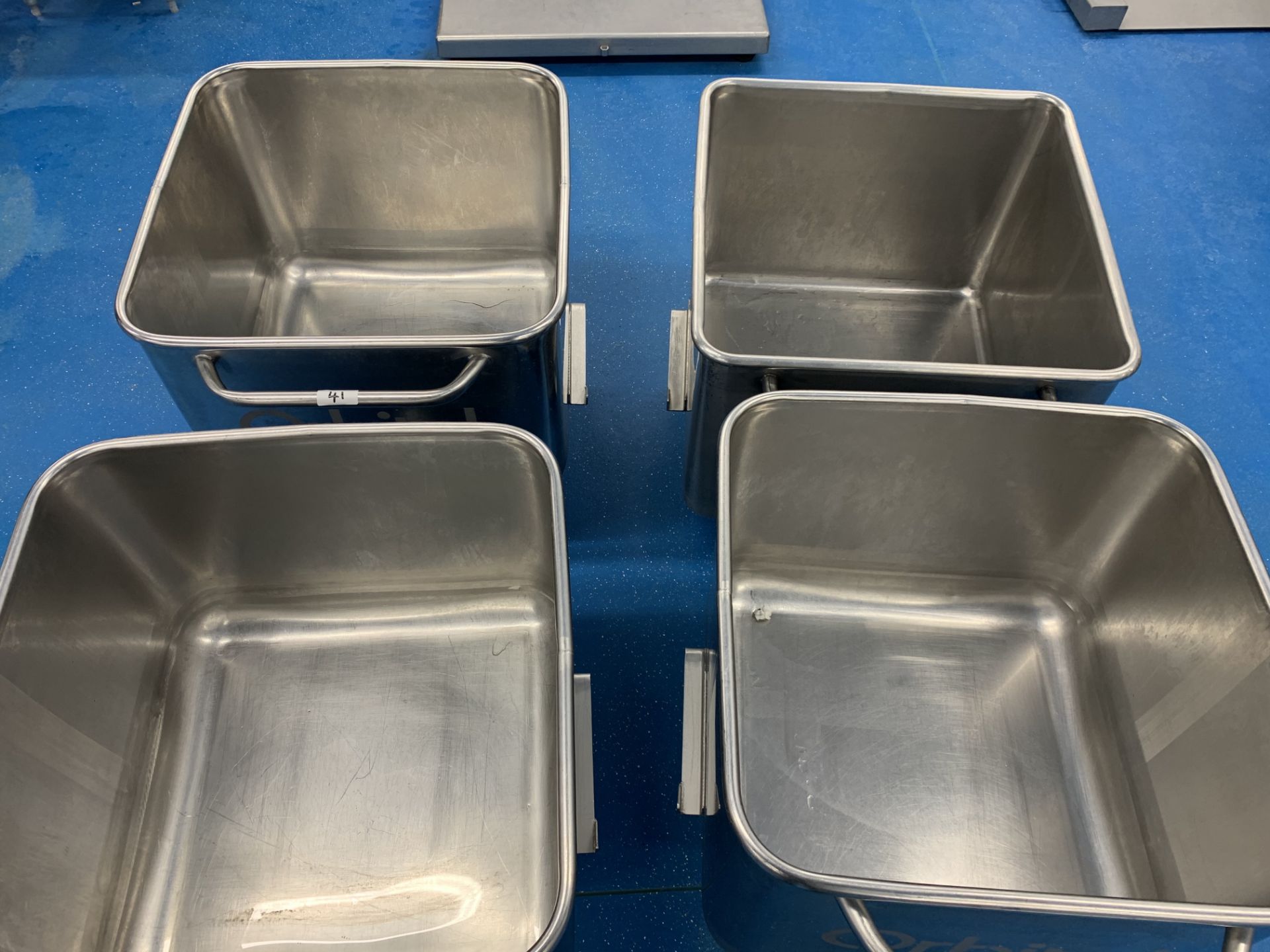 4 x Orbital stainless steel Tote Bins 670 x 670 x 50 mm - Image 4 of 4