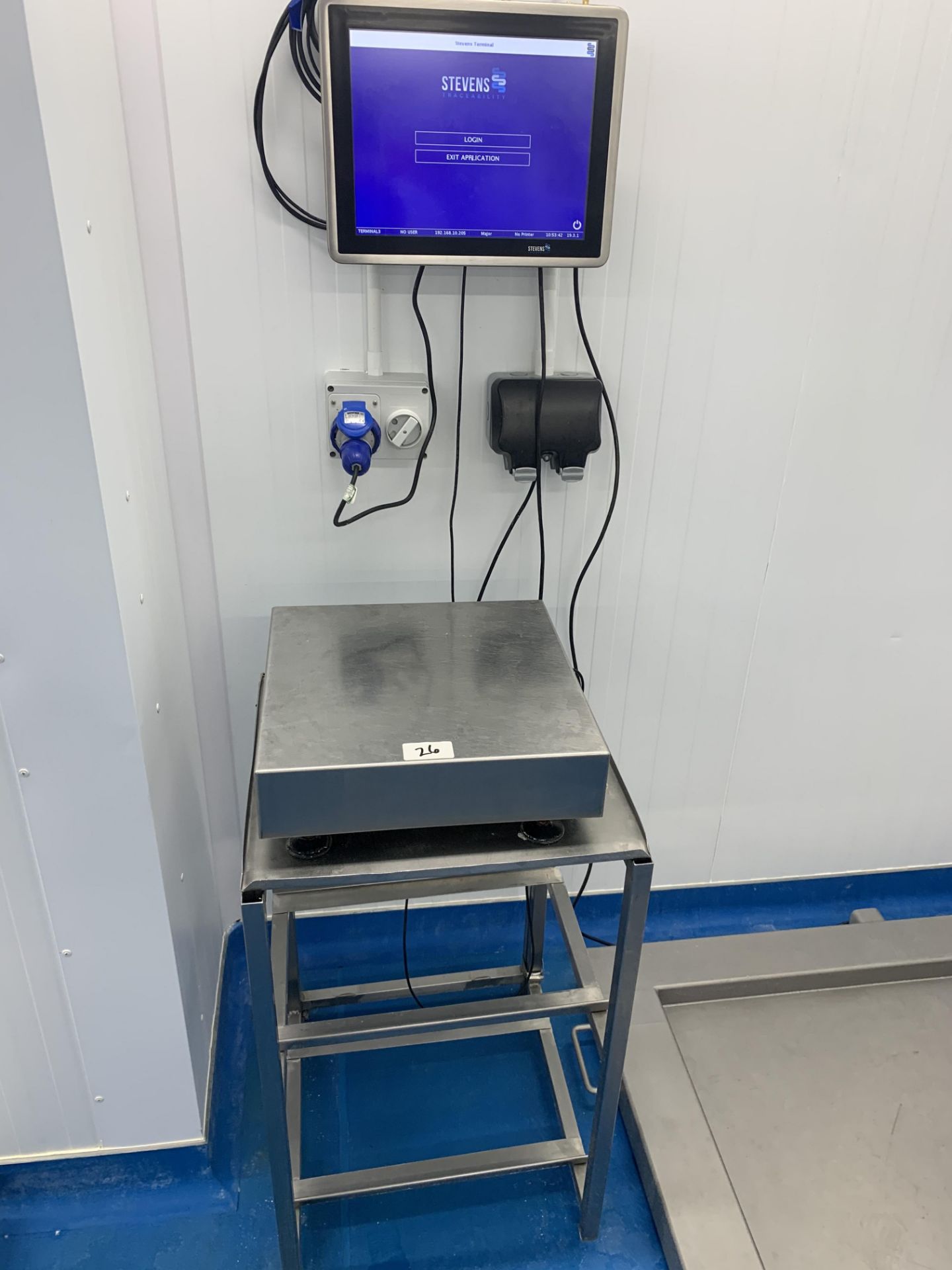 Stevens digital display weighing system drive in platform 800 x 110 mm capacity and table top scale - Image 2 of 3