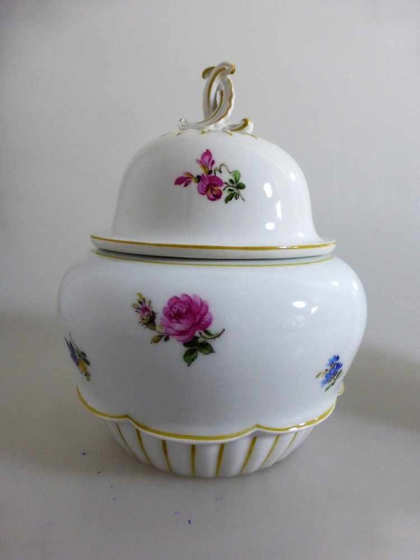 3 Dosen Meissen, Schwertermarke, Bonboniere (Marke von 1924-1934), II. Wahl, h. 15cm, d. - Bild 2 aus 3