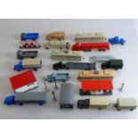 Sammlung Wiking Modelle - 1950/60er Jahre, darunter 3 Straßenbahnen, 2 Tankstellen, 12<