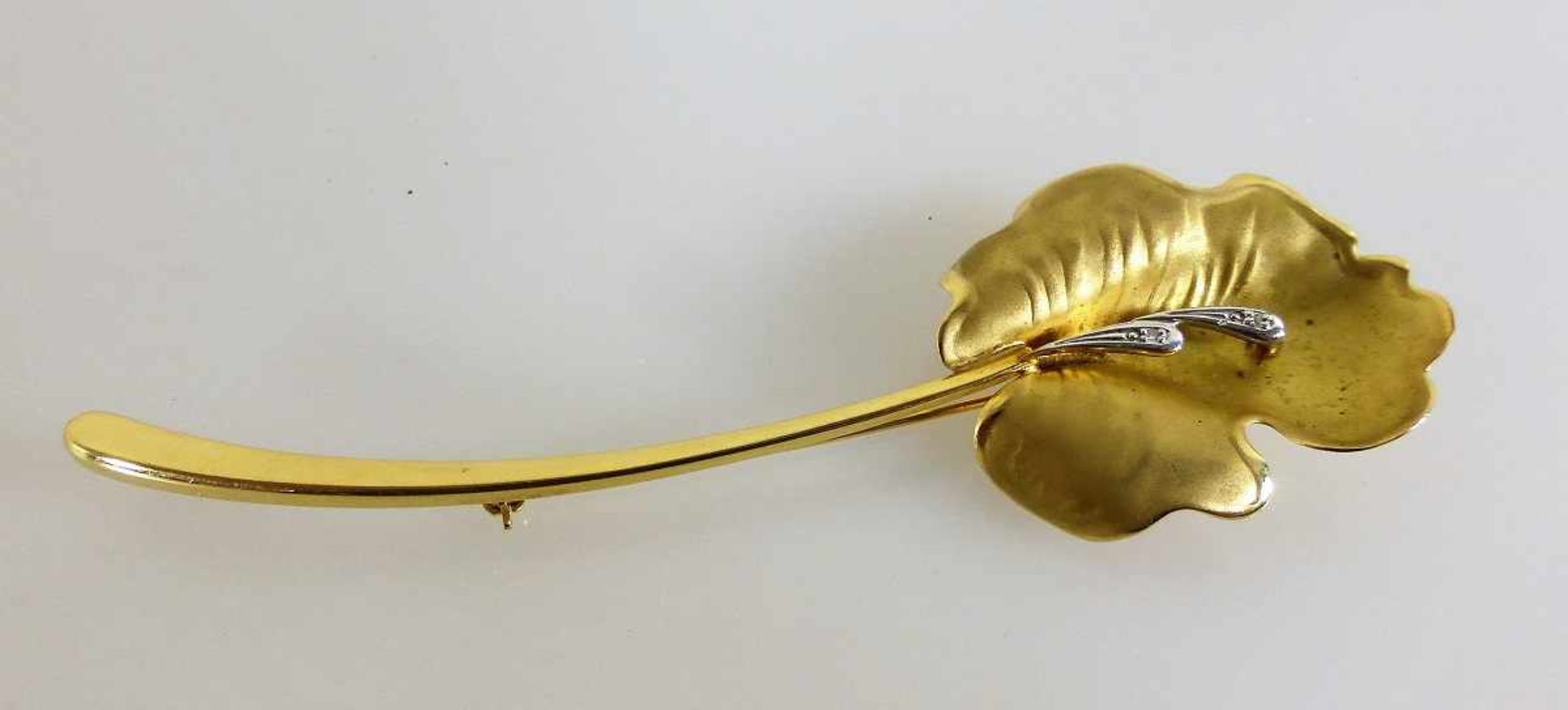 Blattbrosche, Gelbgold 333, l. 10cm, 4,6g.