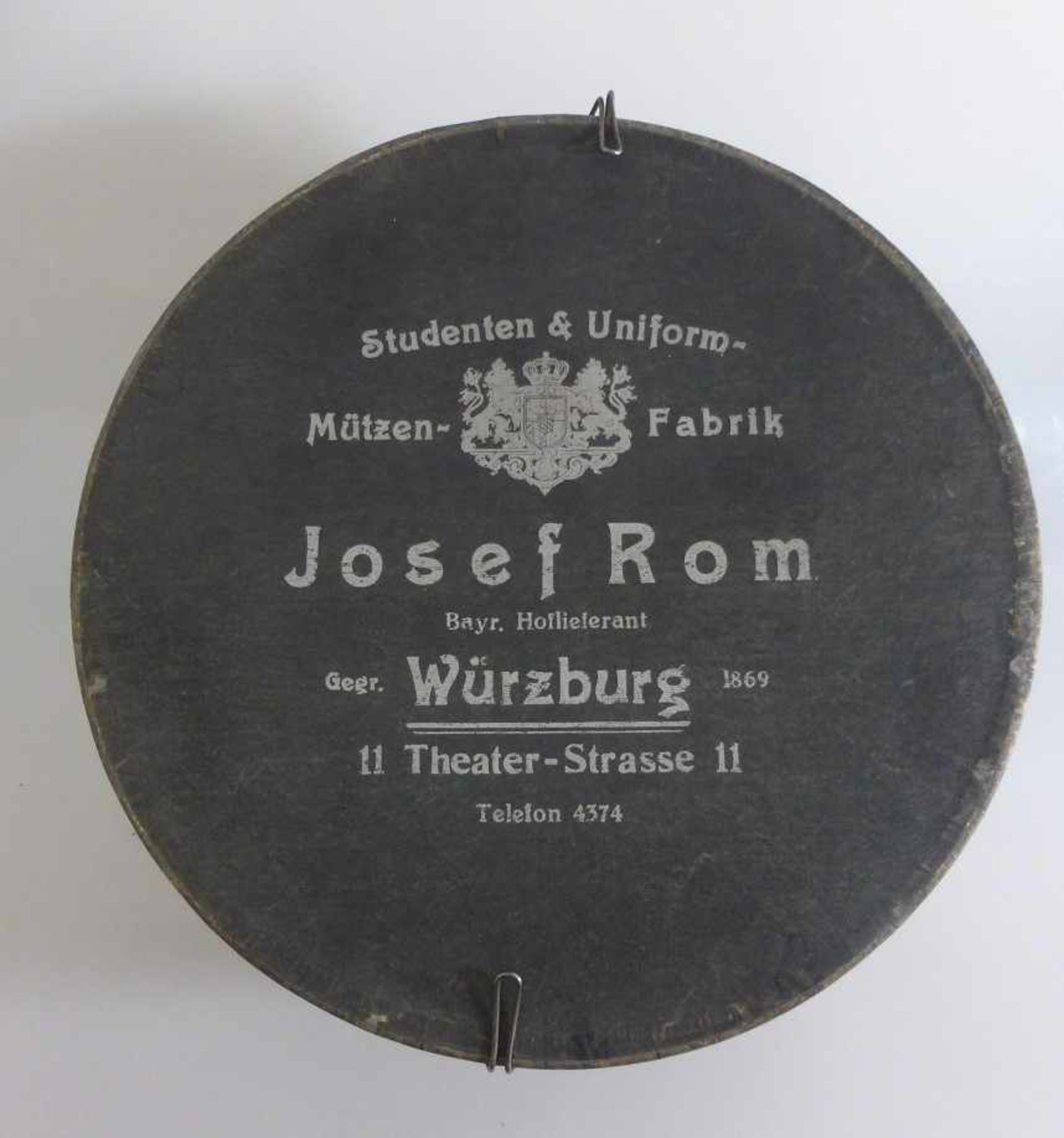 Hutschachtel, Studenten & Uniform Mützen Fabrik Josef Rom / Würzburg, um 1920, h. 11,5cm,<b