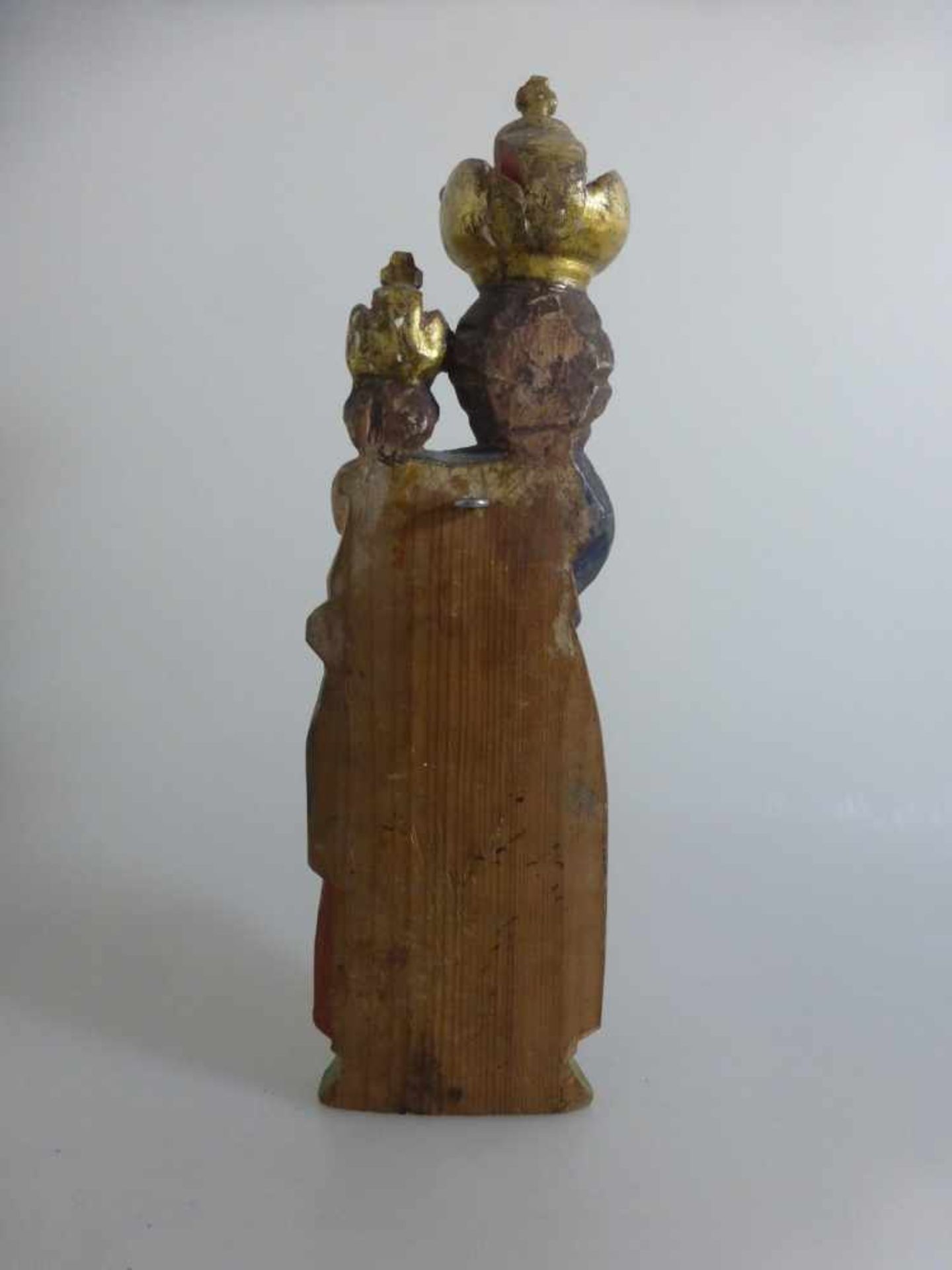 Holzskulptur, bekrönte Madonna mit Jesukind, sogenannte Holzscheidmadonna, 1.H.19.Jh.,< - Bild 2 aus 2