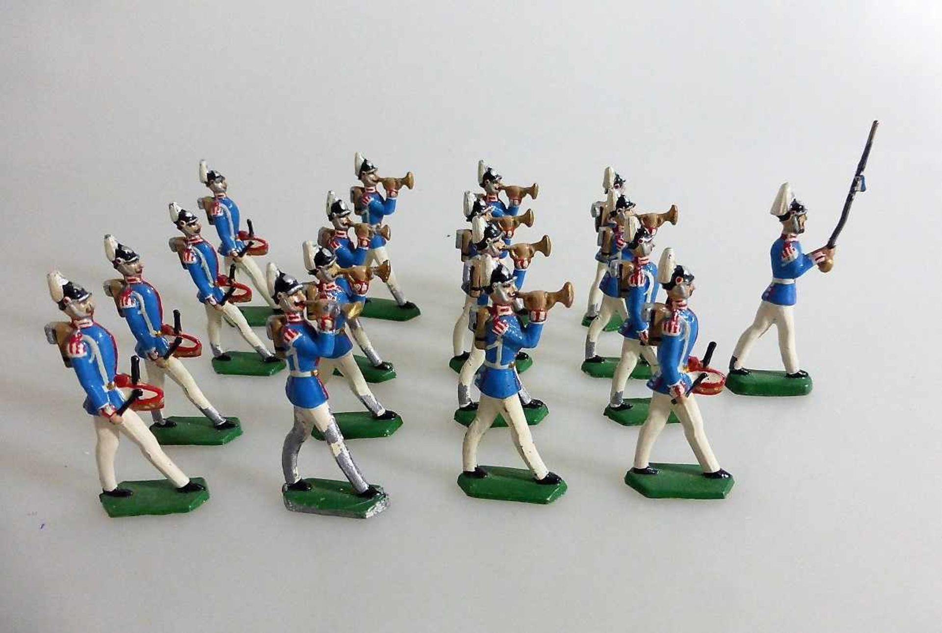 17 Zinnfiguren, Preussen Soldatenfiguren, vollplastisch, polycrhom bemalt, h. 5cm