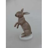 Rosenthal / Selb, Tierfigur Hase, Porzellan, naturalistisch bemalt, h. 8cm