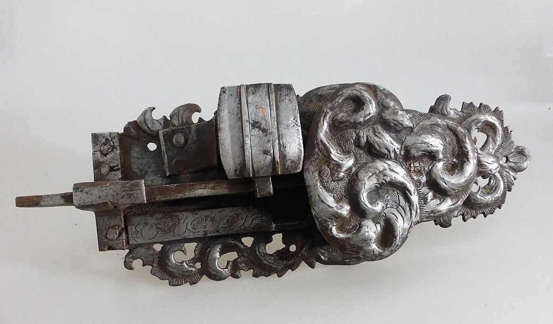 Schrankschloss, 18.Jh., Eisen, mit Schlüssel, ca. 30cm x 11cm