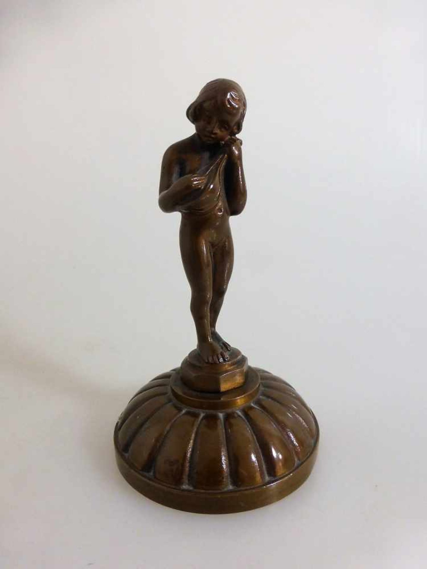 Jugendstil Bronze um 1920, wohl Österreich, Mädchenakt mit Laute, auf Rundsockel, h. 10cm