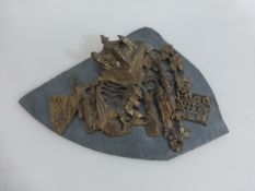 Fell, Hans (*1932 Berlin), Bronze auf Schieferplatte mont., Stadtsilhouette von Würzburg,
