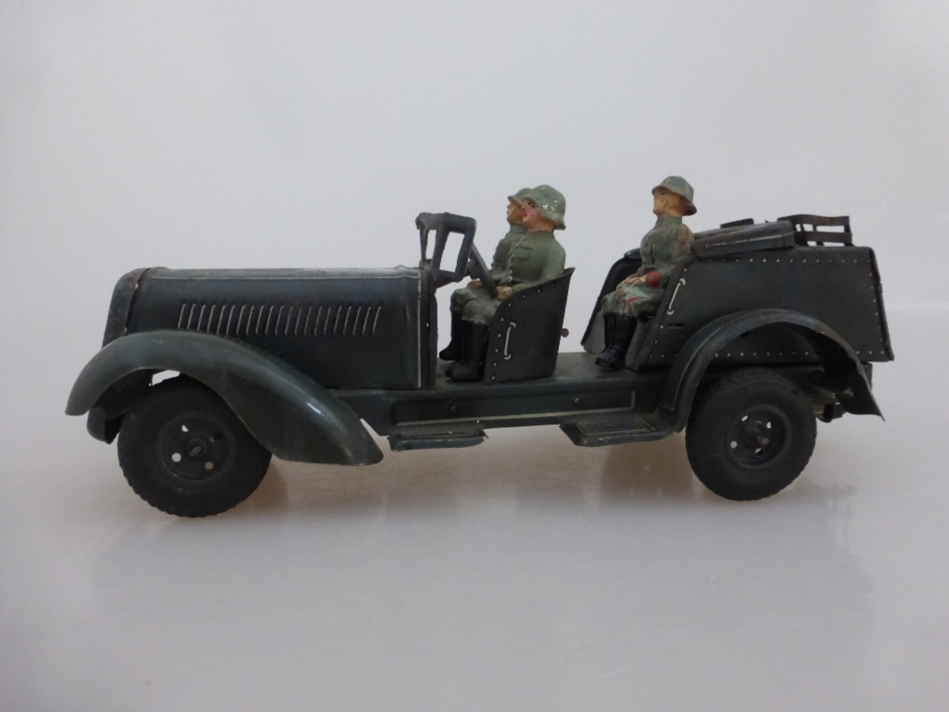 Militärspielzeug, deutsch 1930er Jahre, Kübelwagen WH-29, Horch, Blech, mit 3 Mann