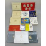 Sammlung Vatikan Euromünzen u.a., 5 Kursmünzensätze 2005 / 2005 II. Sede Vacante, 2006,