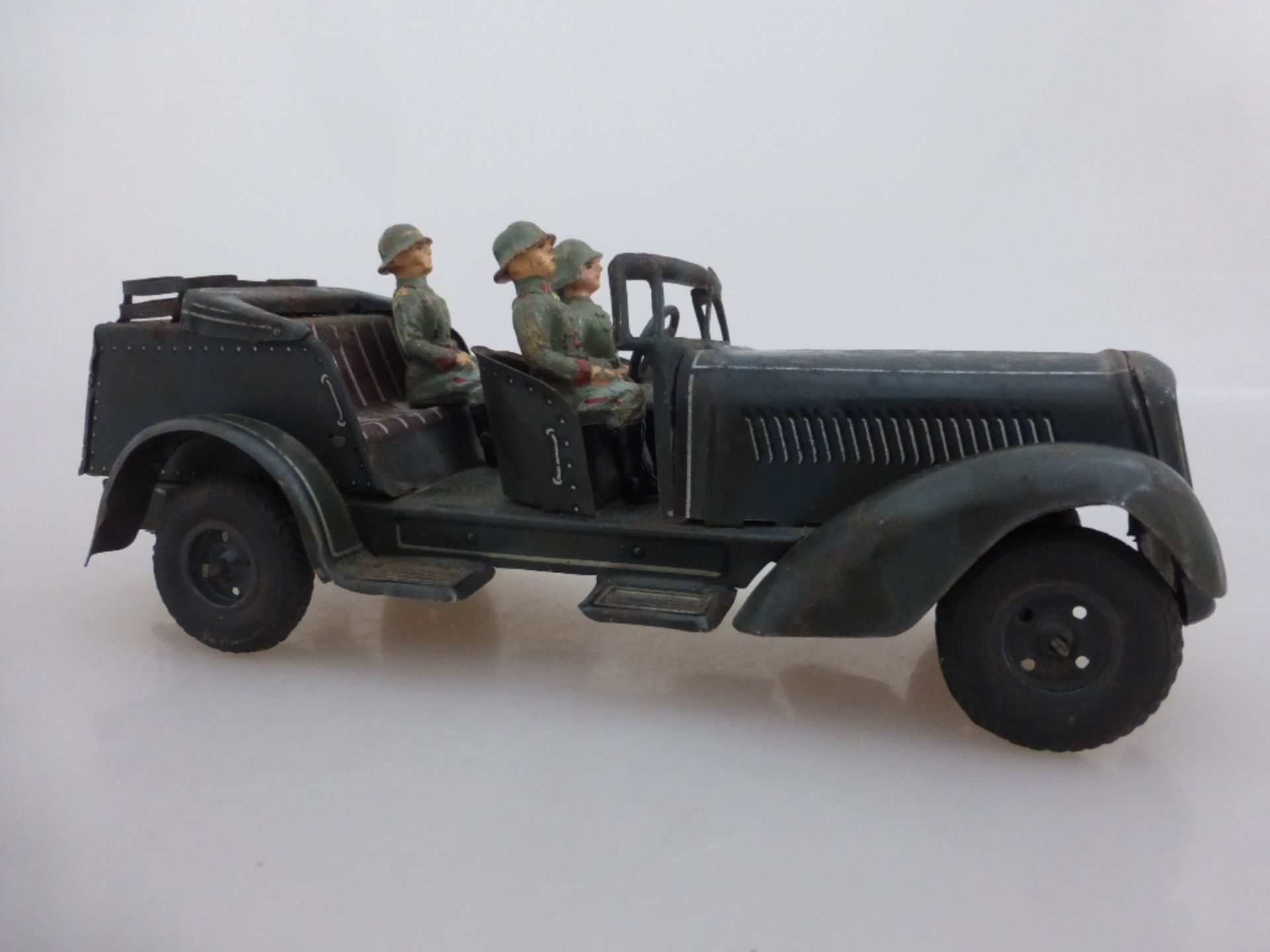 Militärspielzeug, deutsch 1930er Jahre, Kübelwagen WH-29, Horch, Blech, mit 3 Mann - Image 3 of 4