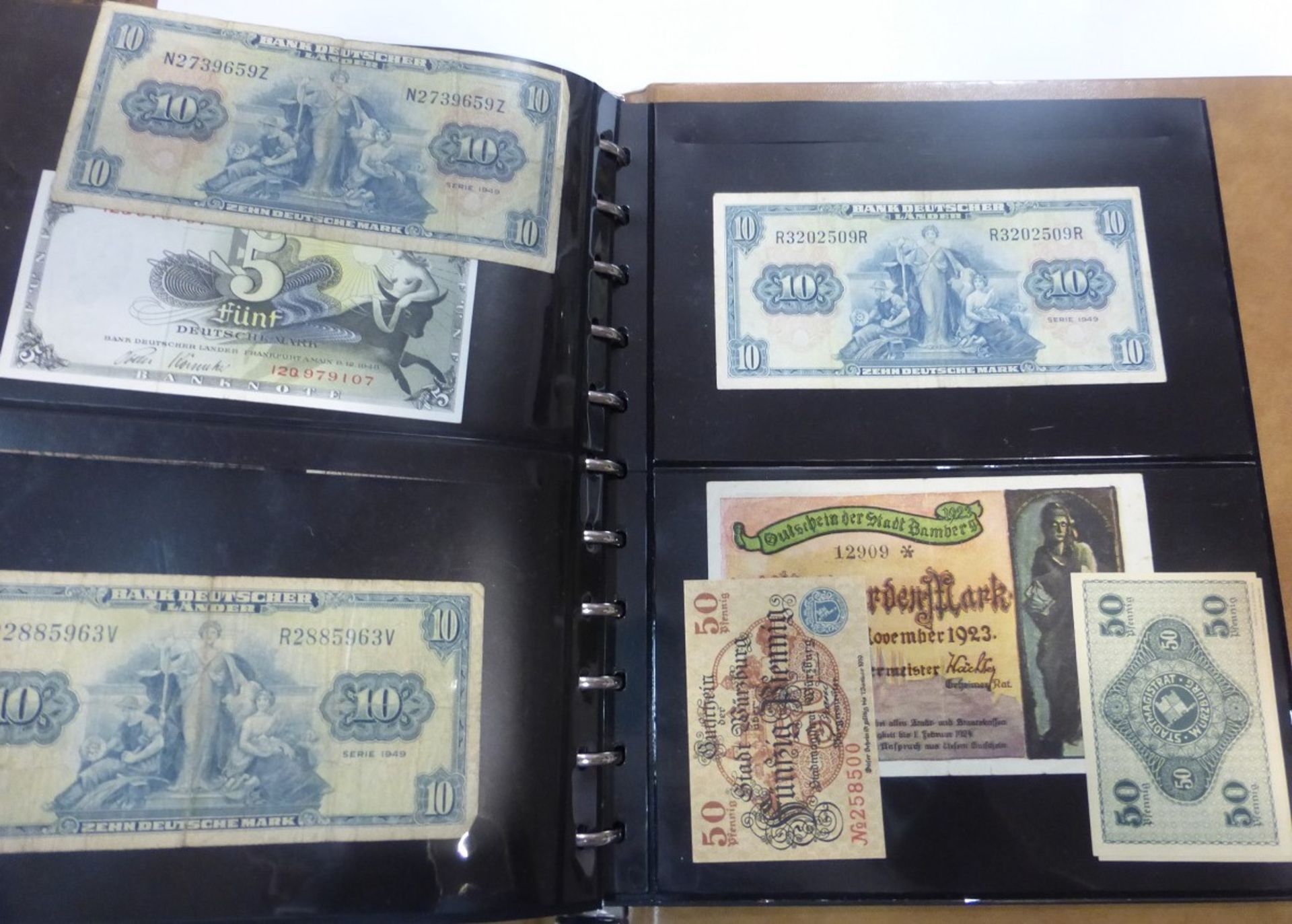 Große Sammlung Banknoten in 3 Alben, u.a. Besatzungsausgaben des II. Weltkrieges - Image 10 of 11