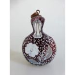 Schnupftabakflasche um 1900, süddeutsch, Überfangglas mit geschliffenen Blumendekor, h.