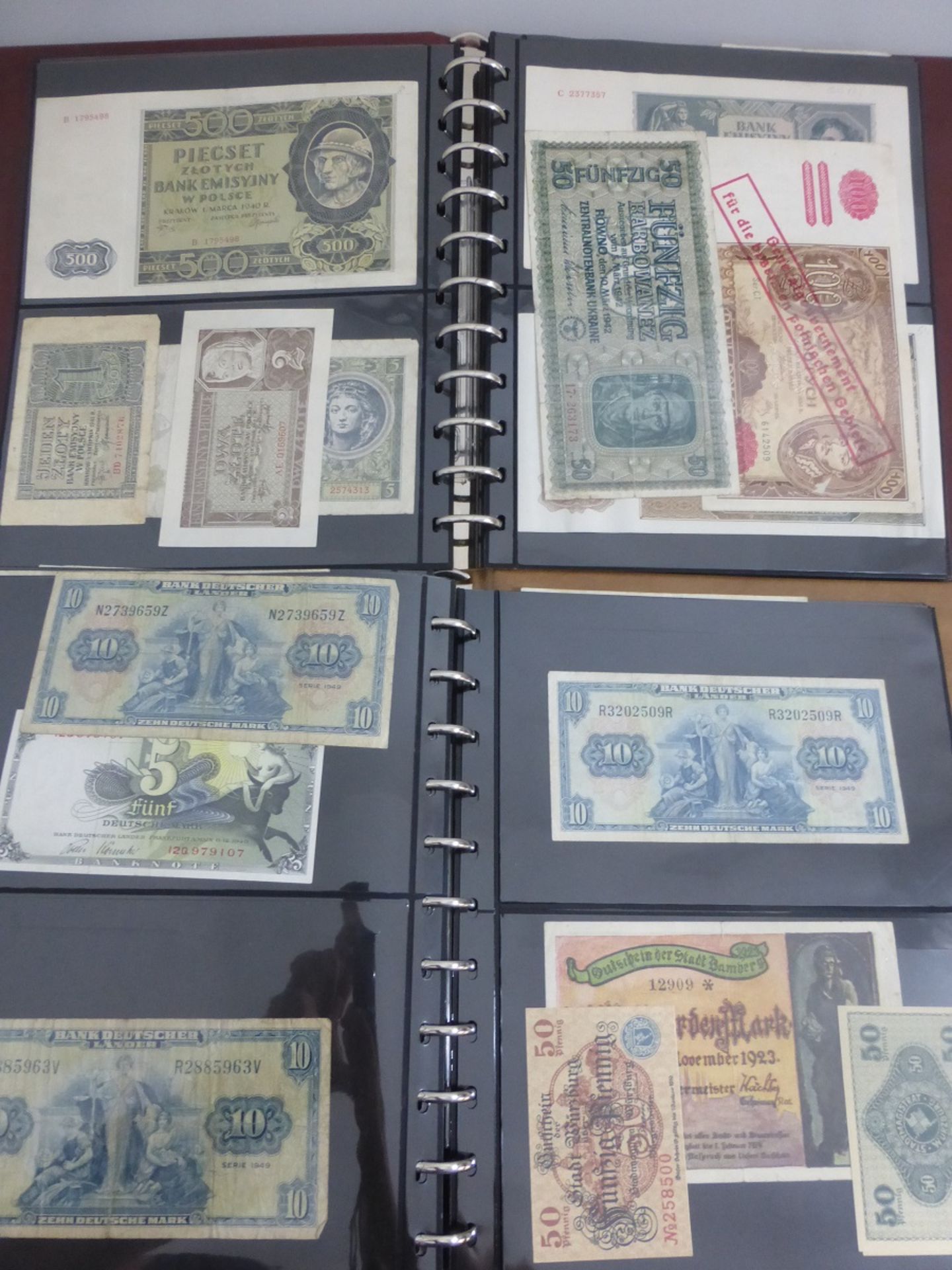 Große Sammlung Banknoten in 3 Alben, u.a. Besatzungsausgaben des II. Weltkrieges - Image 3 of 11