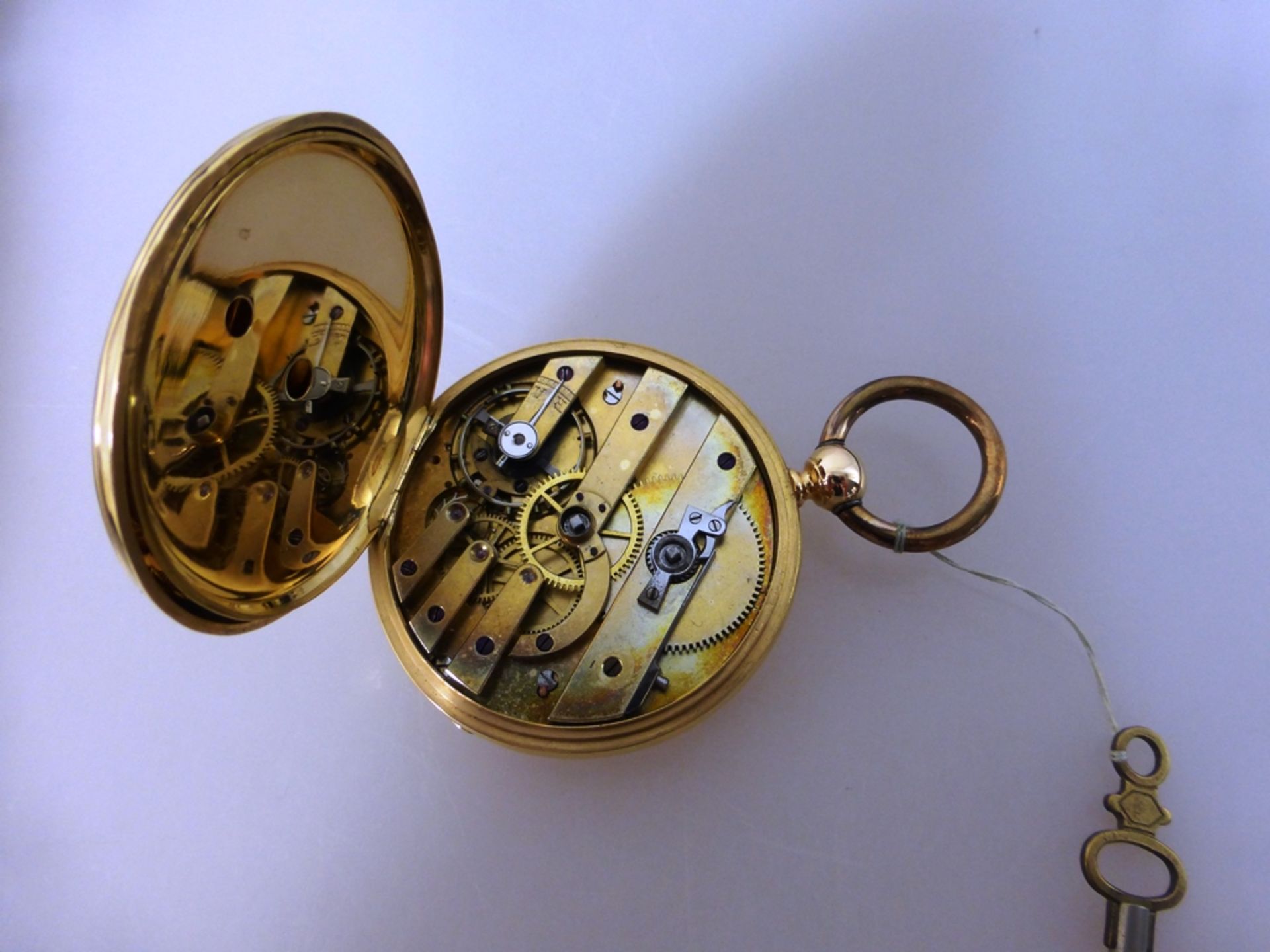 Goldtaschenuhr mit Schlüsselaufzug, bez. Treize, Gehäuse Feingehalt 750, gut erhaltenes - Bild 3 aus 3