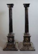 Paar große Prunkleuchter, im Empirestil gestaltete Leuchter, verziert mit