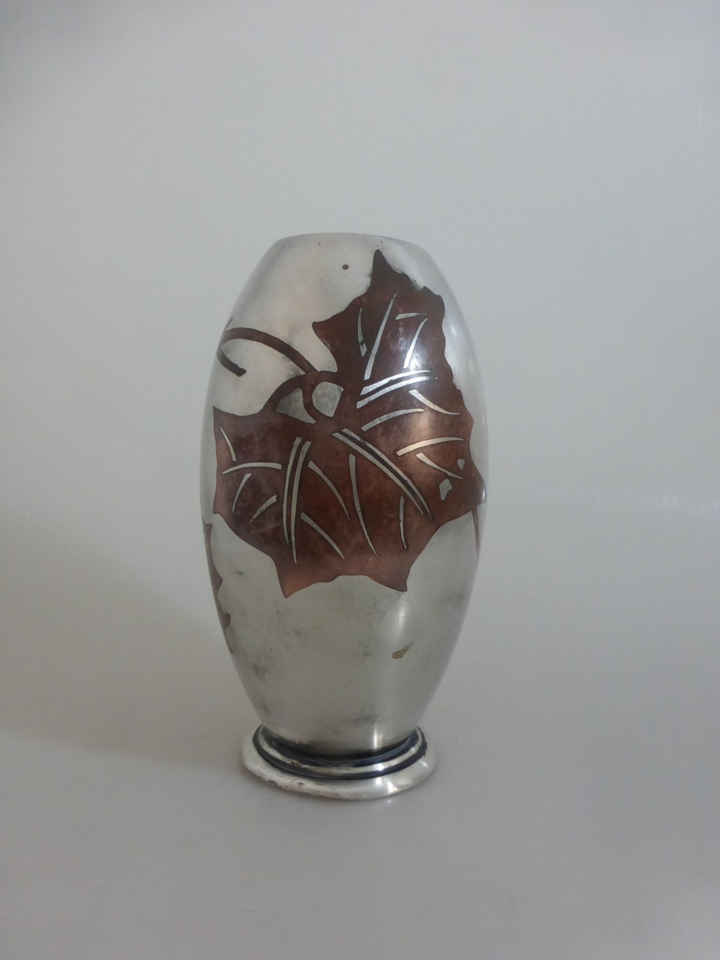 Vase WMF Ikora, um 1950, Metallguss, am Boden gemarkt WMF Ikora, auf ausgestelltem