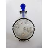 Snuffbottle, China, 19.Jh., farbloses Glas mit Innenmalerei, Landschaft und Fischer,