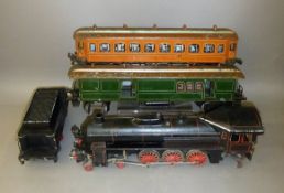 Gebrüder Bing Nürnberg, um 1930, große elektrische Eisenbahn mit Tender u. 2 Waggon, anbei