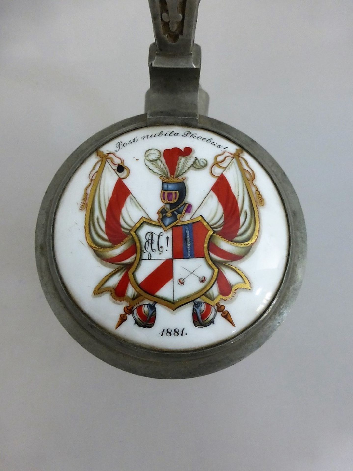 Studentika Krug, Milchglas mit Zinndeckel und eingelegter Porzellanplakette, gemaltes - Bild 2 aus 3