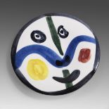 Pablo Picasso 1881 Malaga - 1973 Mougins Visage No. 0. 1963. Keramik. Weißer Scherben mit Engoben-