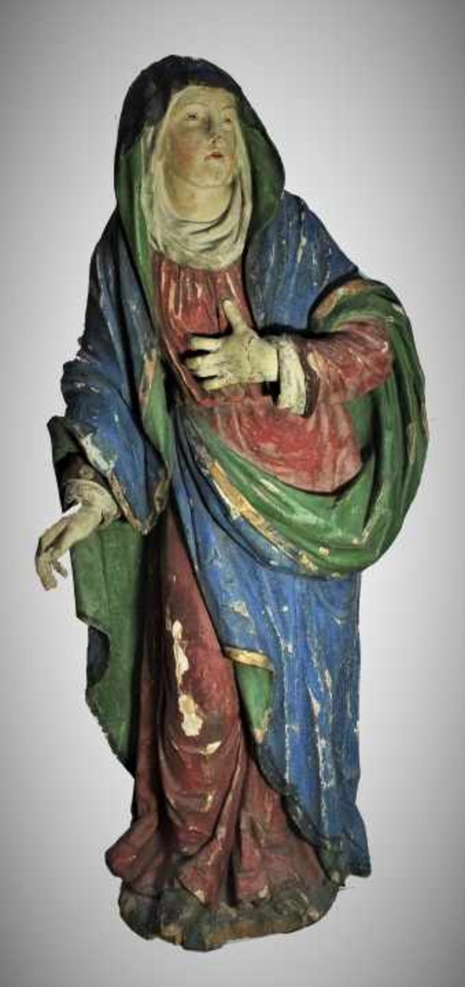 Skulptur - wohl deutsch um 1600 "Madonna", vollrund geschnitzt, faltenreiches Kleid mit