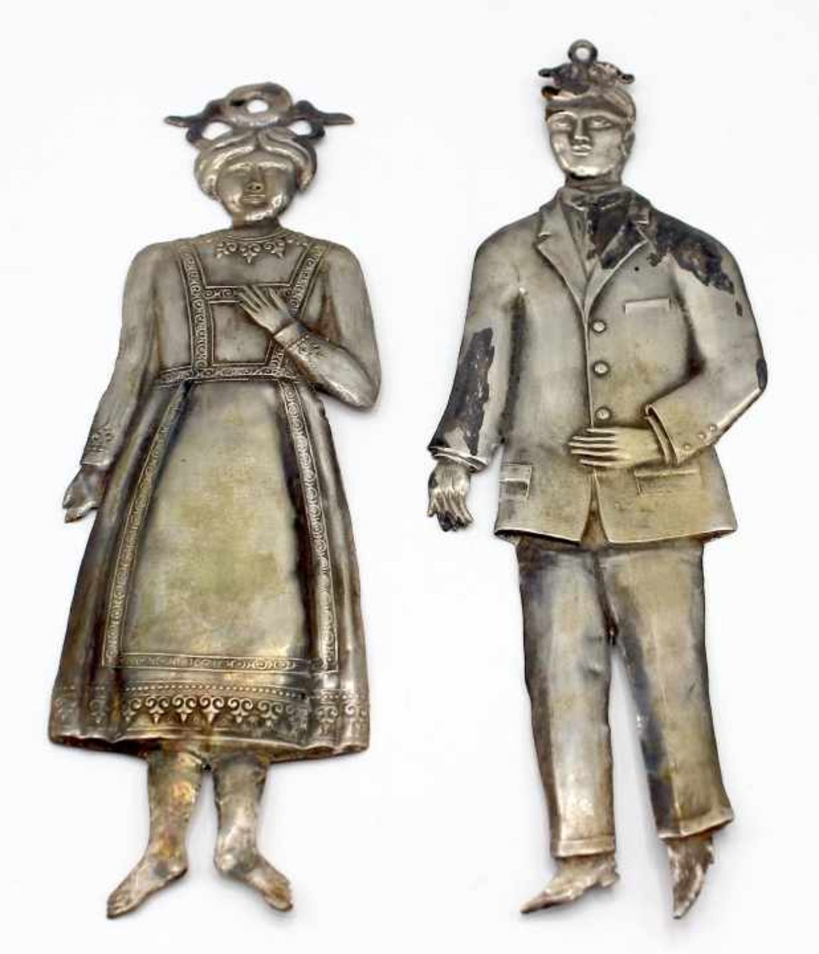 Paar antike Votivfiguren Mann und Frau in Tracht, Höhe 21 und 22 cm