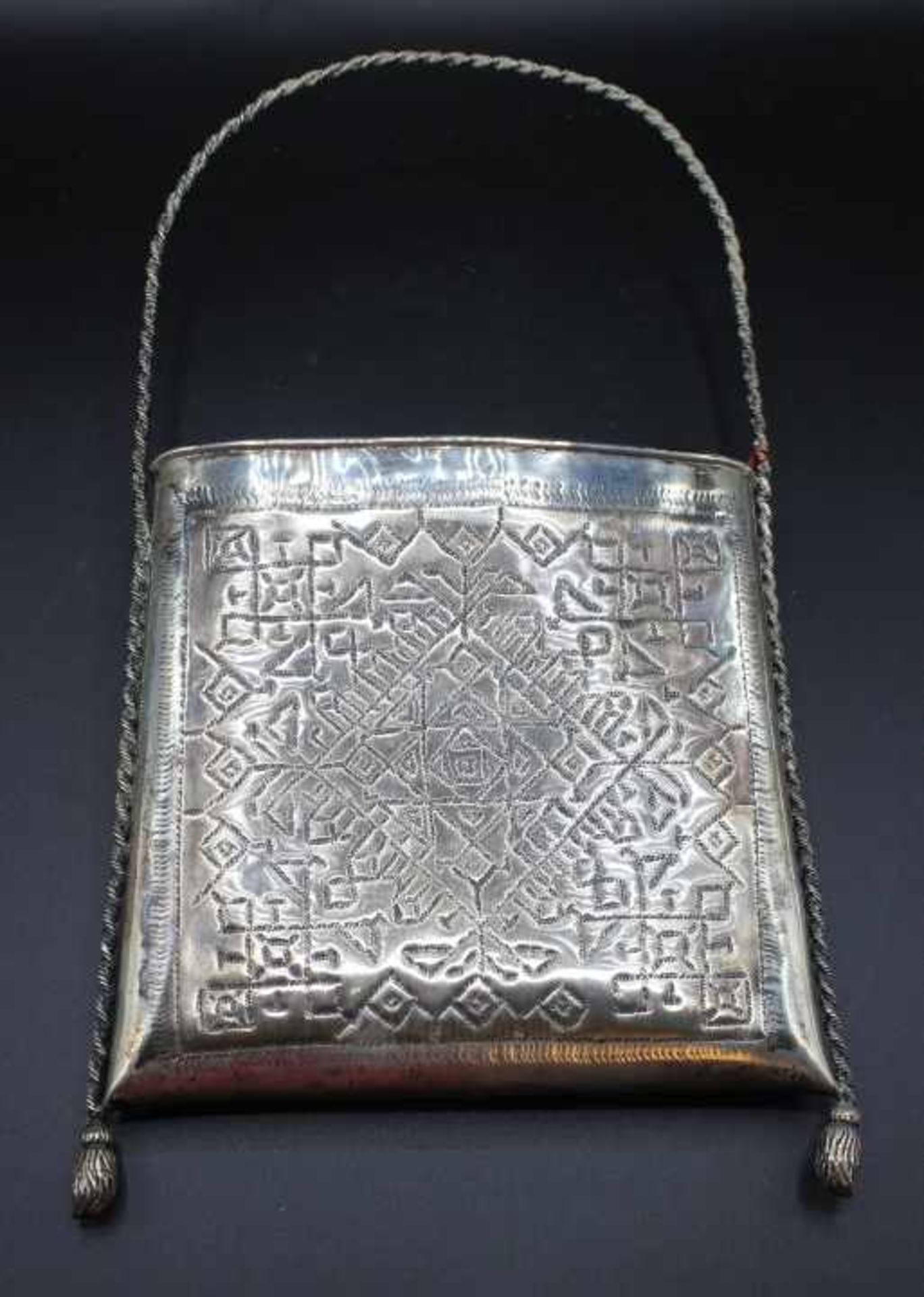 Silberbehälter - 20.Jahrhundert Silber gest. 900, undeutlich gemarkt, in Taschenform mit Henkel