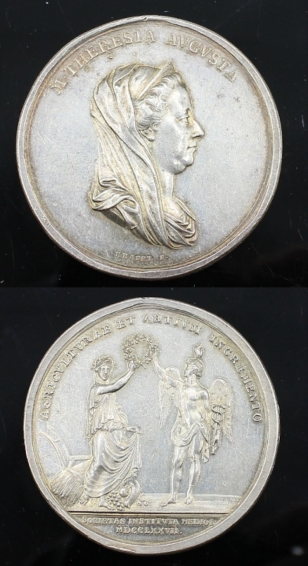 Silbermedaille - Maria Theresia Augusta Brustbild Agriculturae Artium Incremento, Abbildung Diana