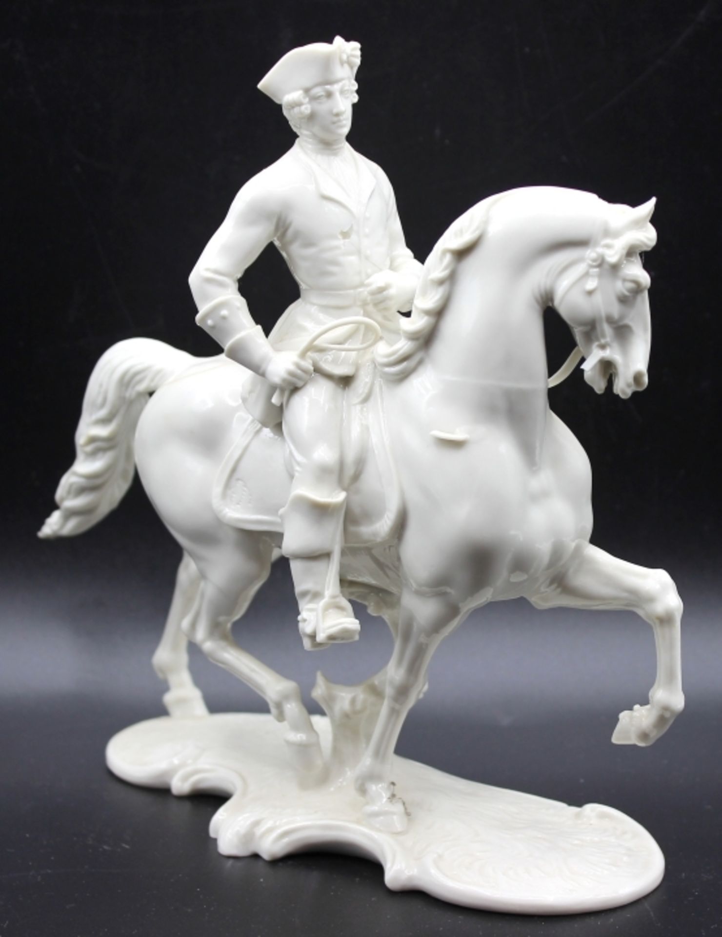 Figur - nach Entwurf Franz Anton Bustelli (1723 Locarno - 1763 München) "Reiter auf Pferd", aus