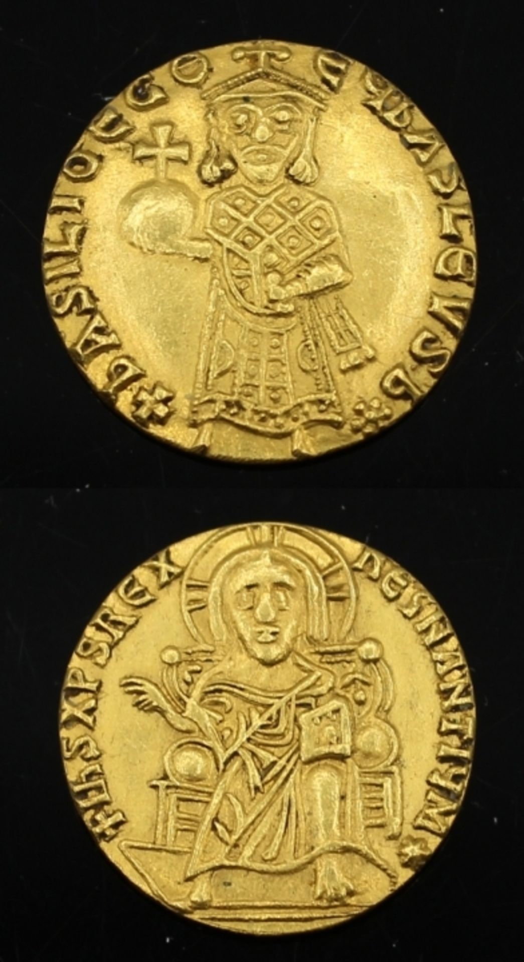 Goldmünze Solidus of Basil I (867-886), Constantinople, VS: +IhSXPSREXRESNANTIYM, RS: +BASILIO EGO +