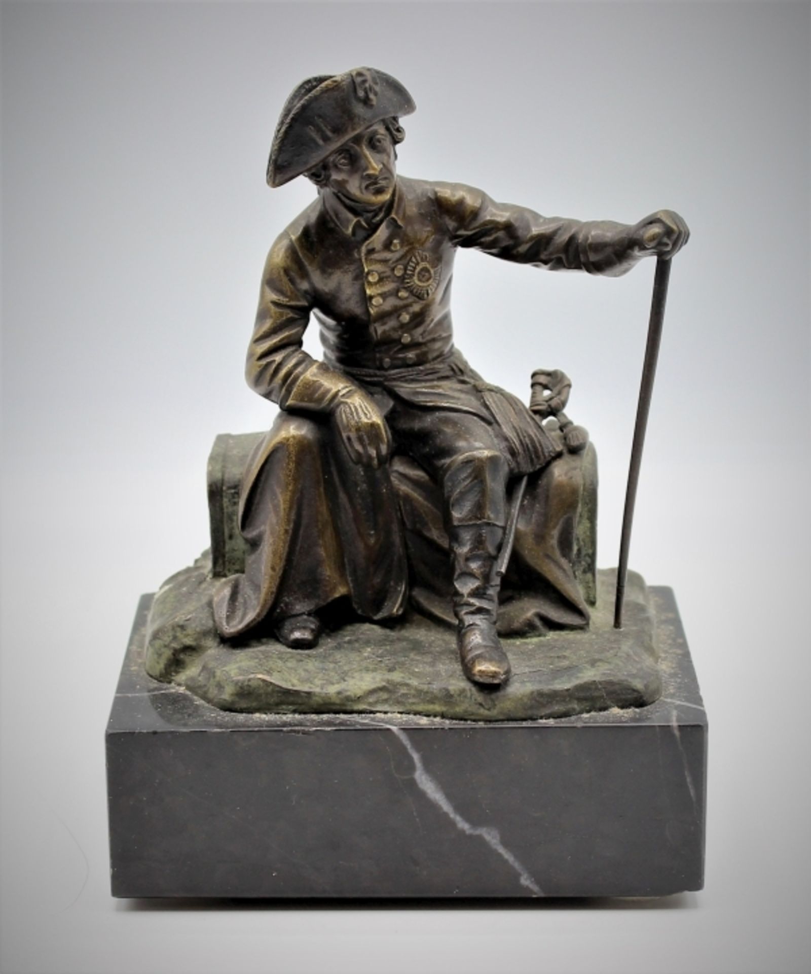 Figur - O. Morath (deutsch 19./20.Jahrhundert) "Friedrich der Große", Bronze, rückseitig signiert,