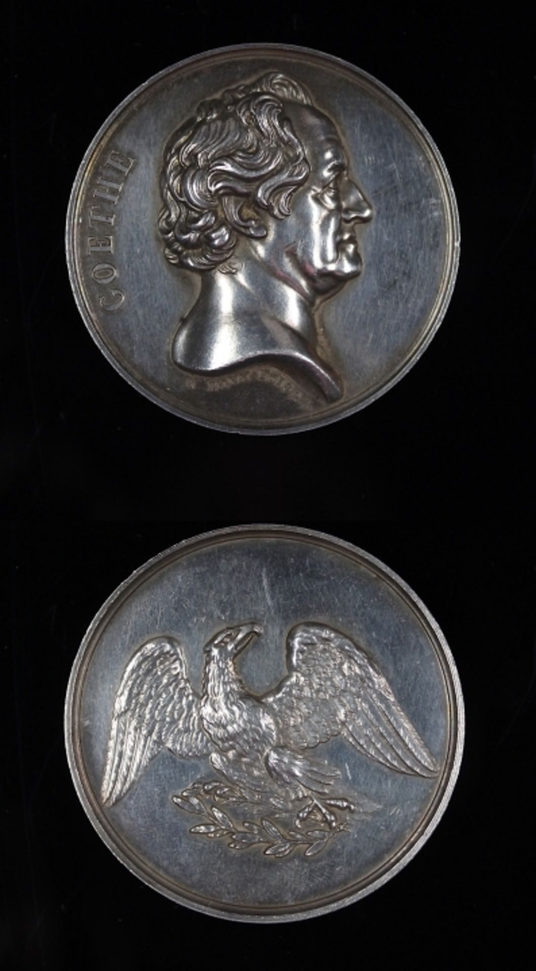 Silbermedaille von 1824, Goethe, Rs: Adler mit Ehrenkranz (A.Bory F 1824), d.= 41 mm, ca. 38,7