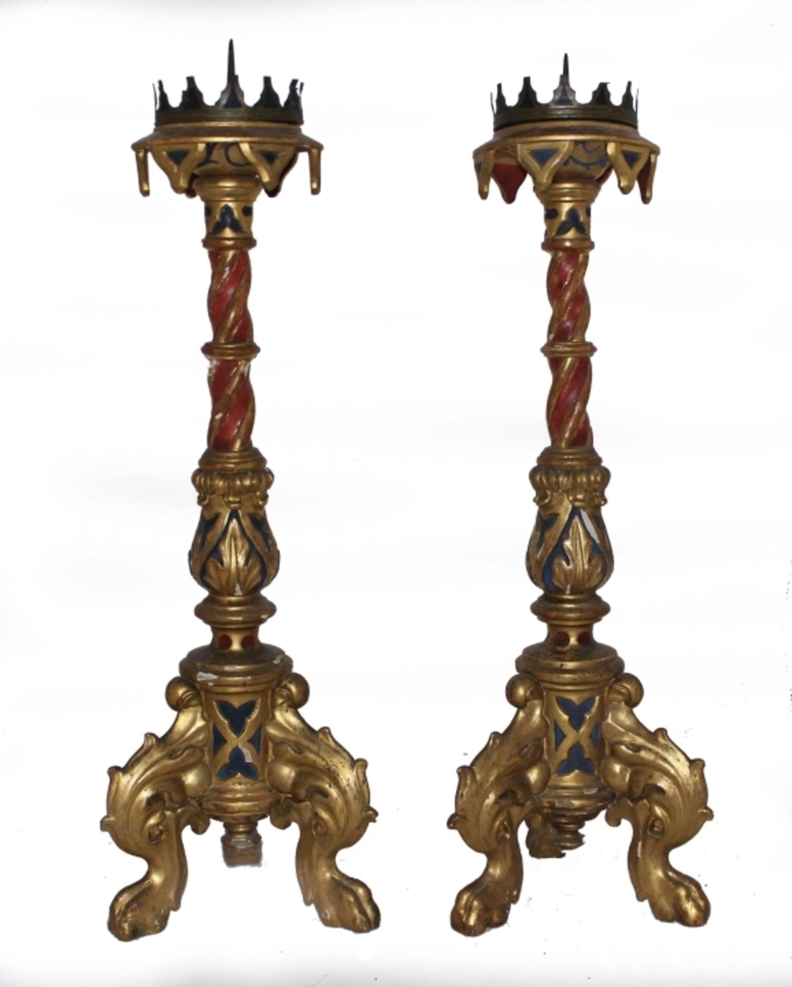 Paar große Kerzenleuchter - neogotisch 19.Jahrhundert Holz geschnitzt, gefasst und vergoldet, 1-