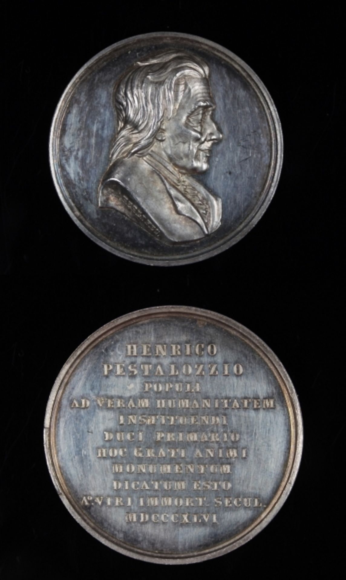 Silbermedaille zum Andenken an den Tod des Henrico Pestalozzi, Schweiz 1846, Brustbild nach