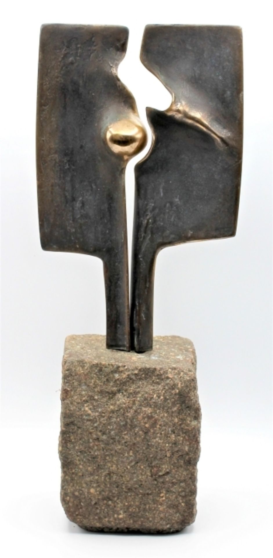 Objekt - Ernst Geserer (1944 Regensburg - ansässig in Schönhofen) " Bau - Ruf ", Bronze auf