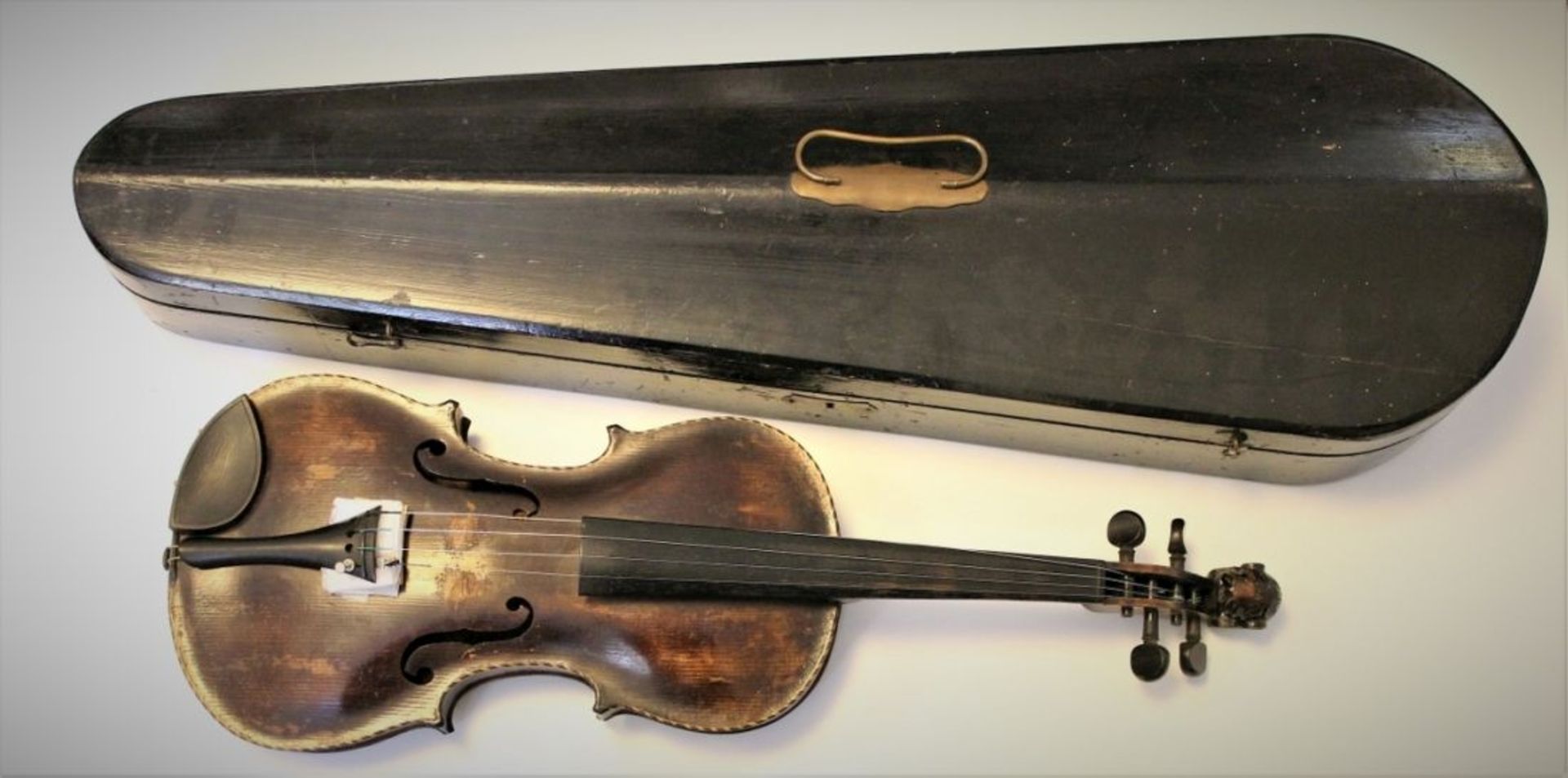 Antike Geige Klebeetikett bez.: Petrus Schulz Chittar- und Geigenmacher in Regensburg anno 1845,