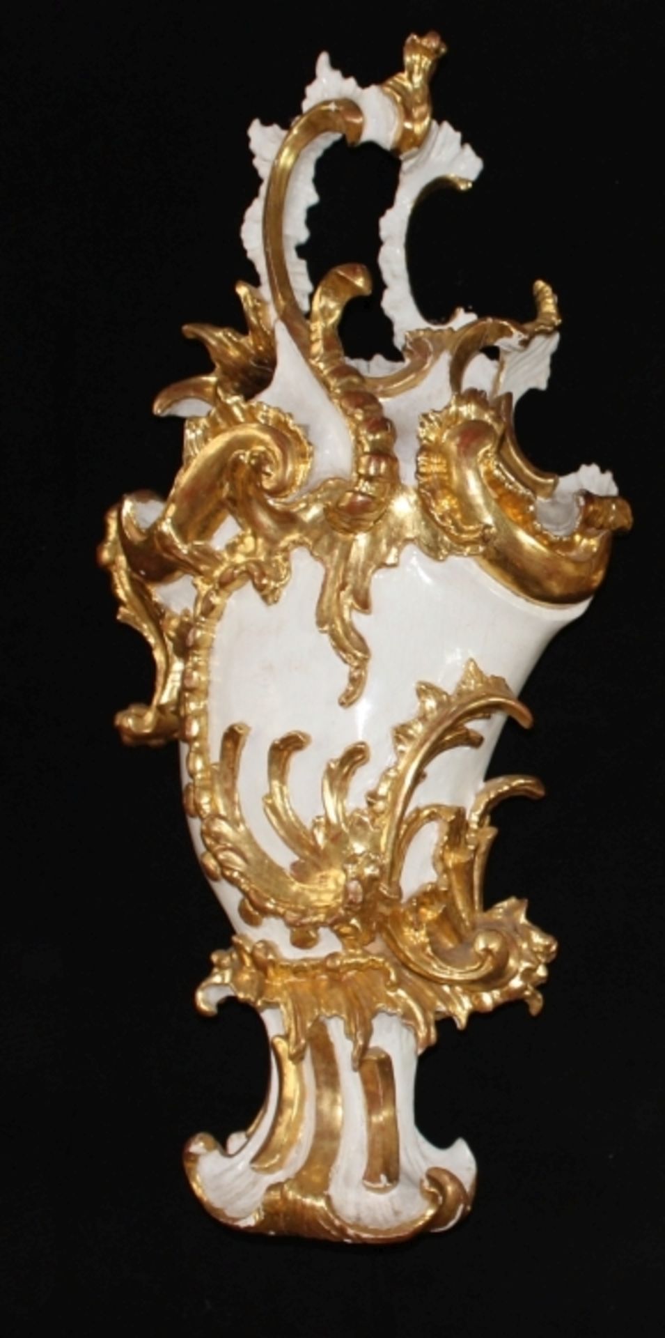 Aufsatzvase - Barock 18.Jahrhundert Holz 3/4 plastisch geschnitzt, gefasst in Weiß und Gold,